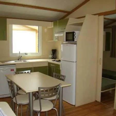 4 Etoiles - Piscine - Ccb0e0b בקתה